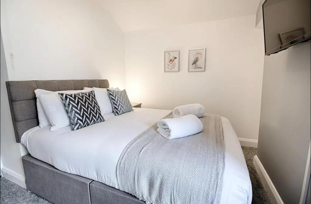 4 Bed Executive Style House - Near City Centre