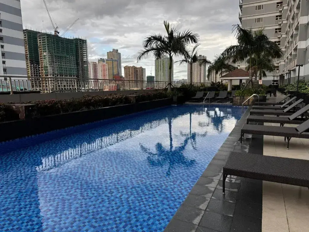 Beautiful 1bed condo Nr Airport, MOA, Makati, Bay