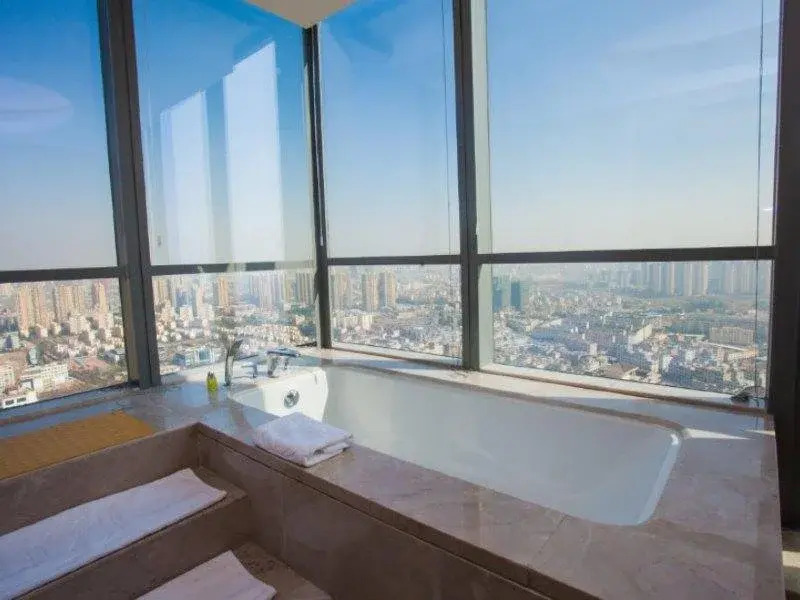 Soluxe Hotel