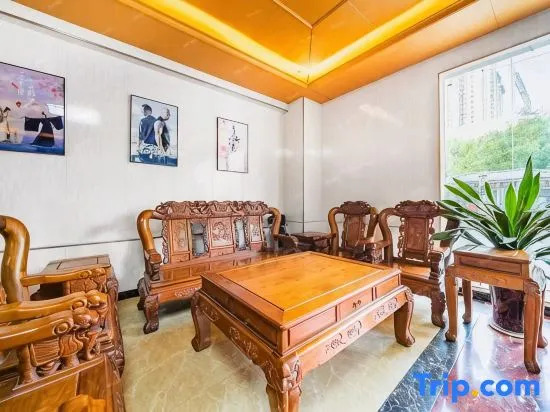 Huashang Film Hotel (Nanning Railway Station)