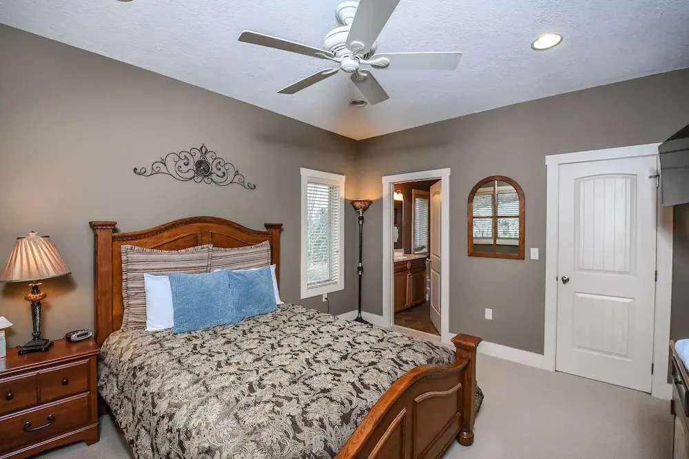 Breathe Easy 5 Bedroom Townhome