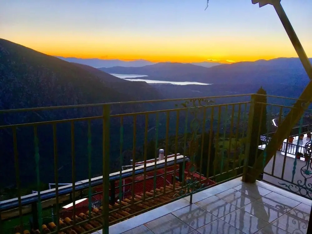 delphi aiolos center hotel panoramic view&yoga harmony hotel&rooms