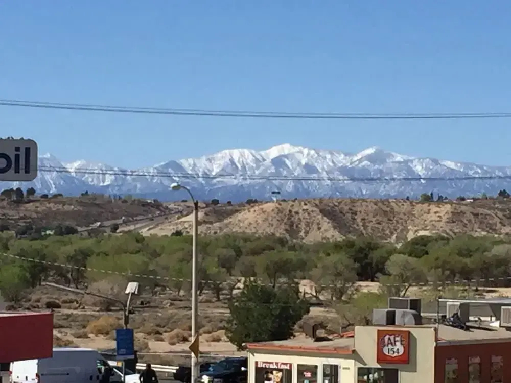 Hilltop Inn & Suites