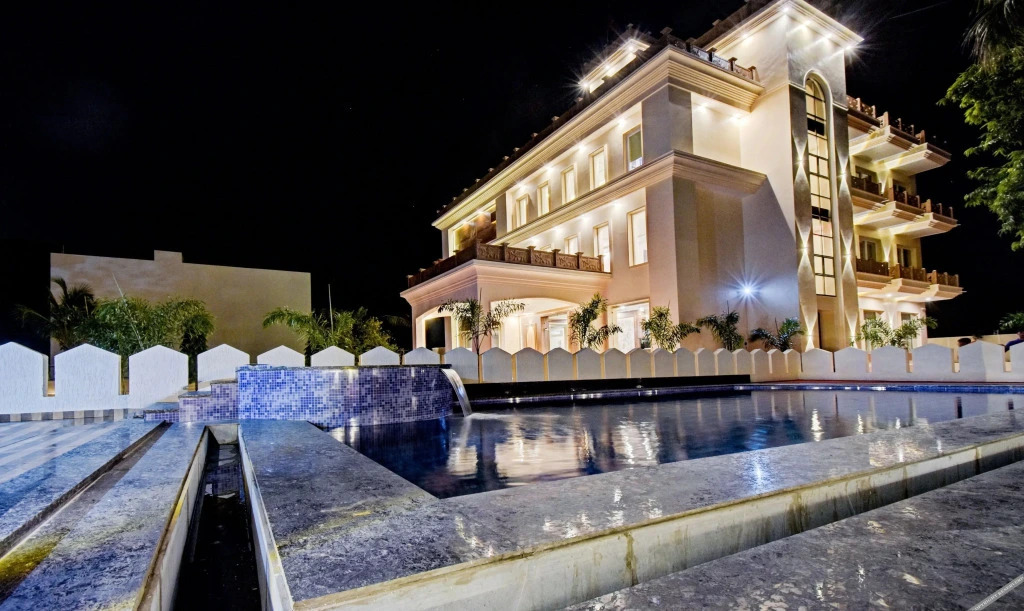 Treebo Premium Royal Amar With Mountain View and Swimming Pool