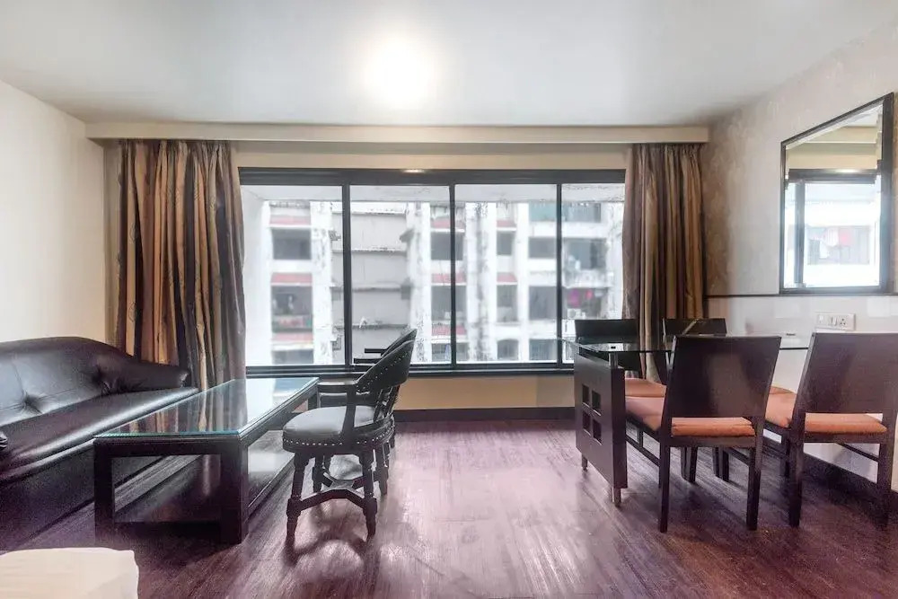 Savoy Suites by OYO Rooms