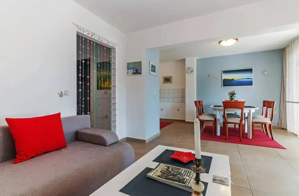 Apartment Biserka