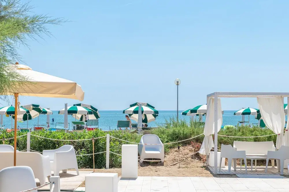 Farnie Lido Altanea