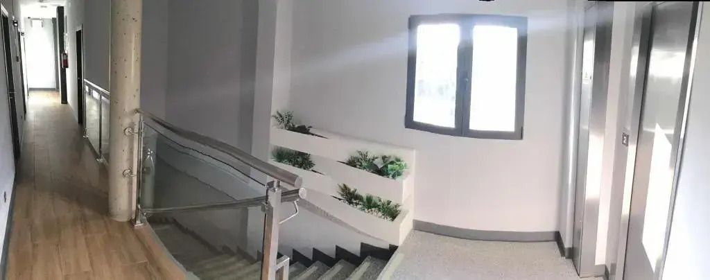 H La Cabaña