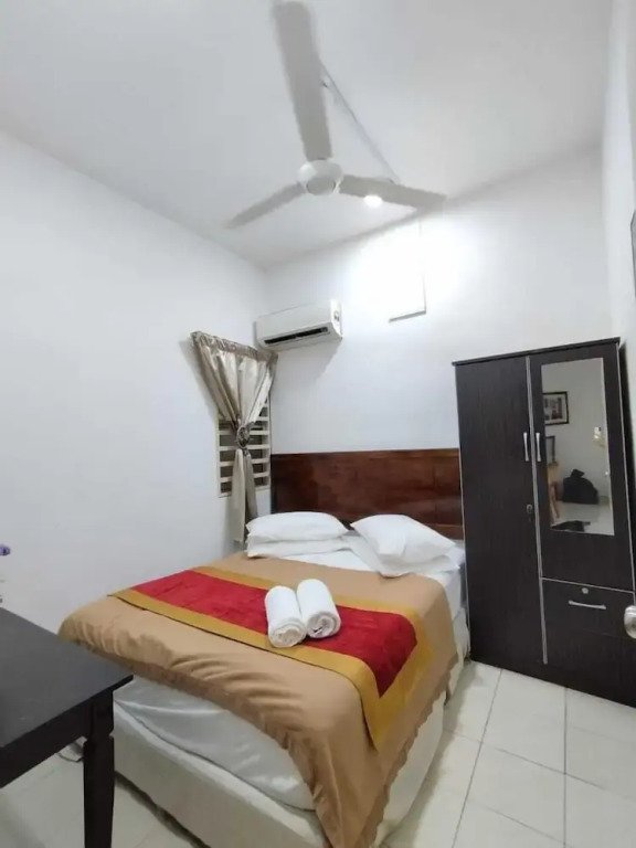 Homestay Ainis Guest House