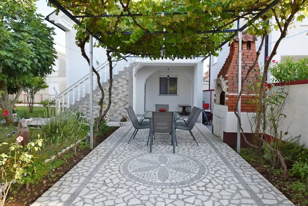 Aldina Apartments
