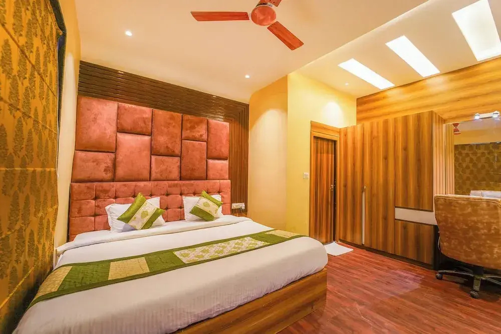 Shiv Rudraksh Resort, Near Assi Ghat