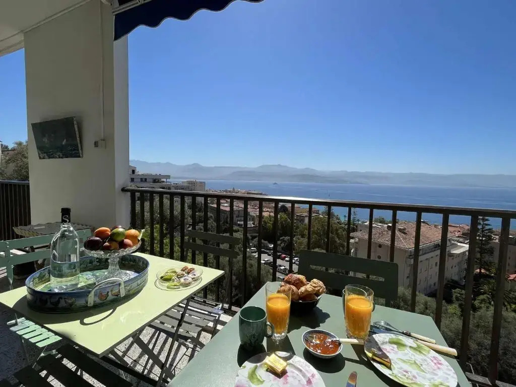 Appartement Ajaccio, 4 pièces, 6 personnes - FR-1-61-591