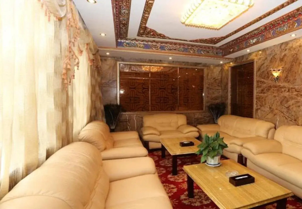 Chengdu Skylakes Hotel