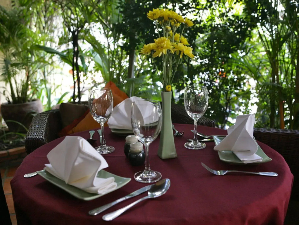 Milan Hotel & Restaurant