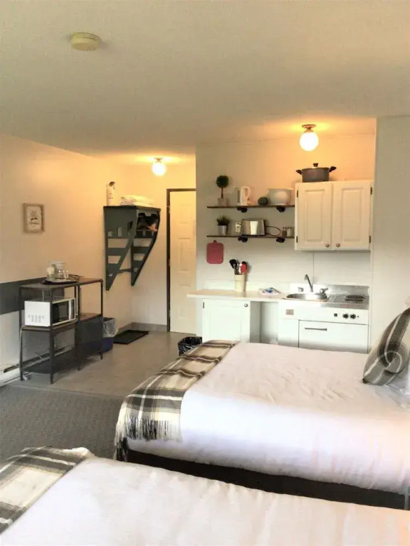 Christina Lake Motel and RV Park