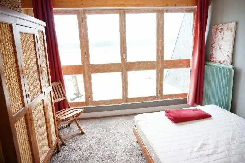 Appartement Avec Superbe Vue Mer Et Terrasse, À 100m Plages À Tregastel - Ref 97