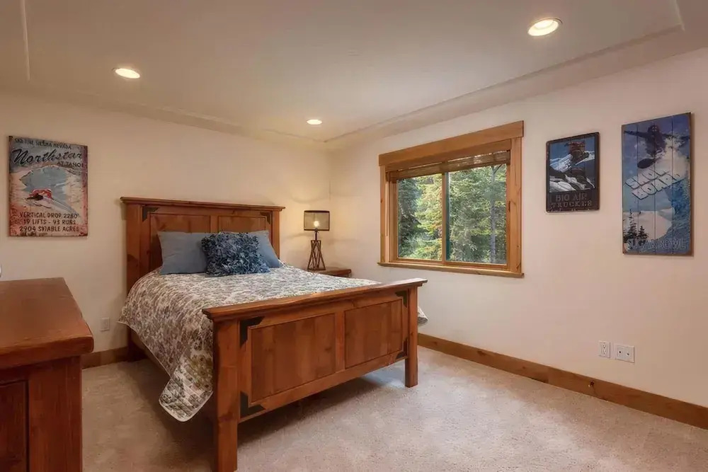 Donner Ridge by Avantstay Minutes to Skiing Deck Ping Pong Pool Table