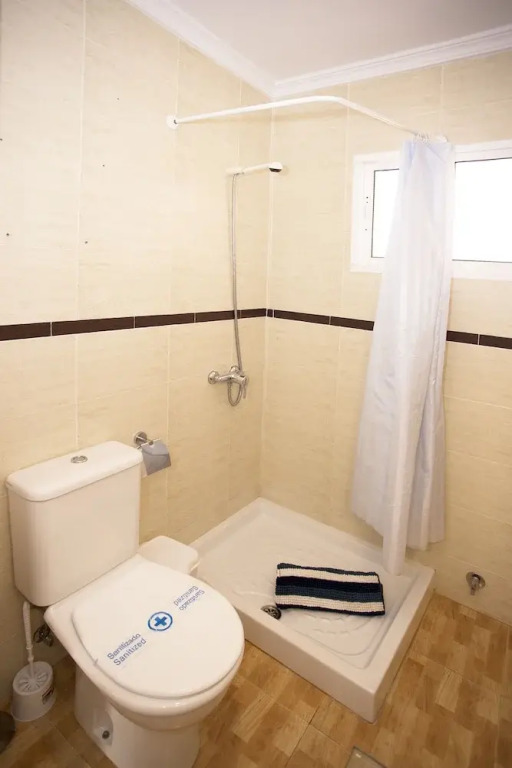 Center & White Town Apartment