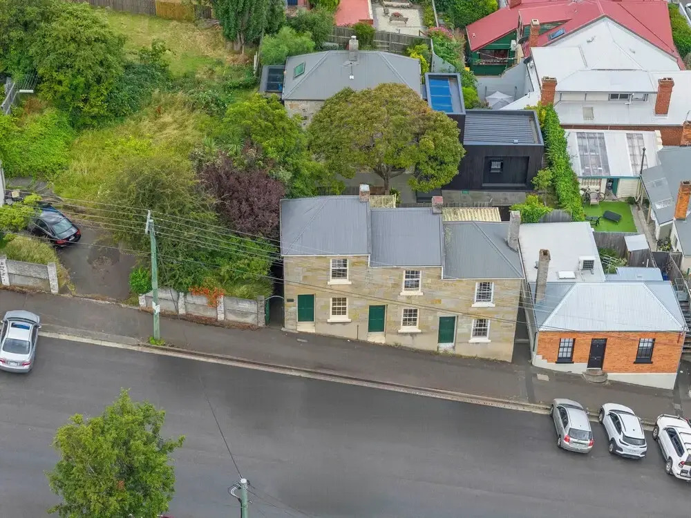 Stylish 3 Bedroom Townhouse - Hobart CBD