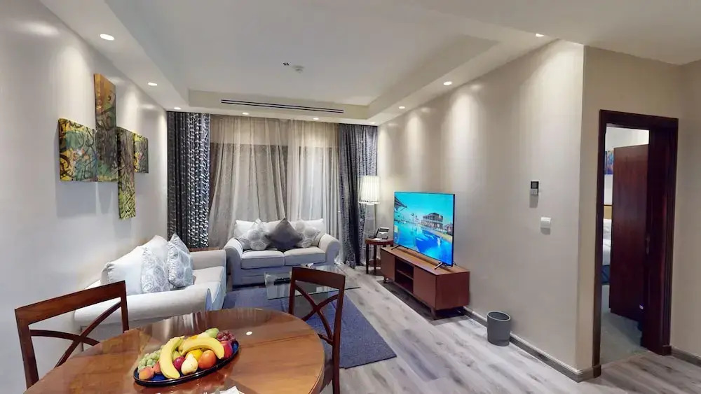 Royal Lazure Resort