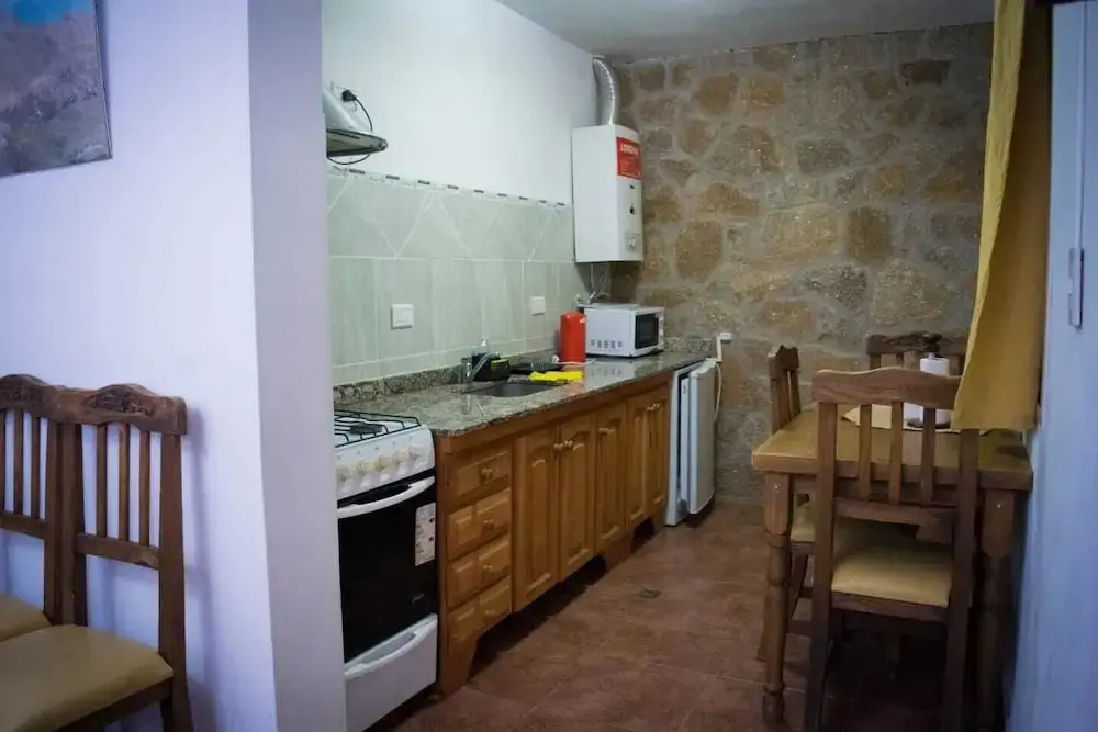 Hostal "El Tomolasta"