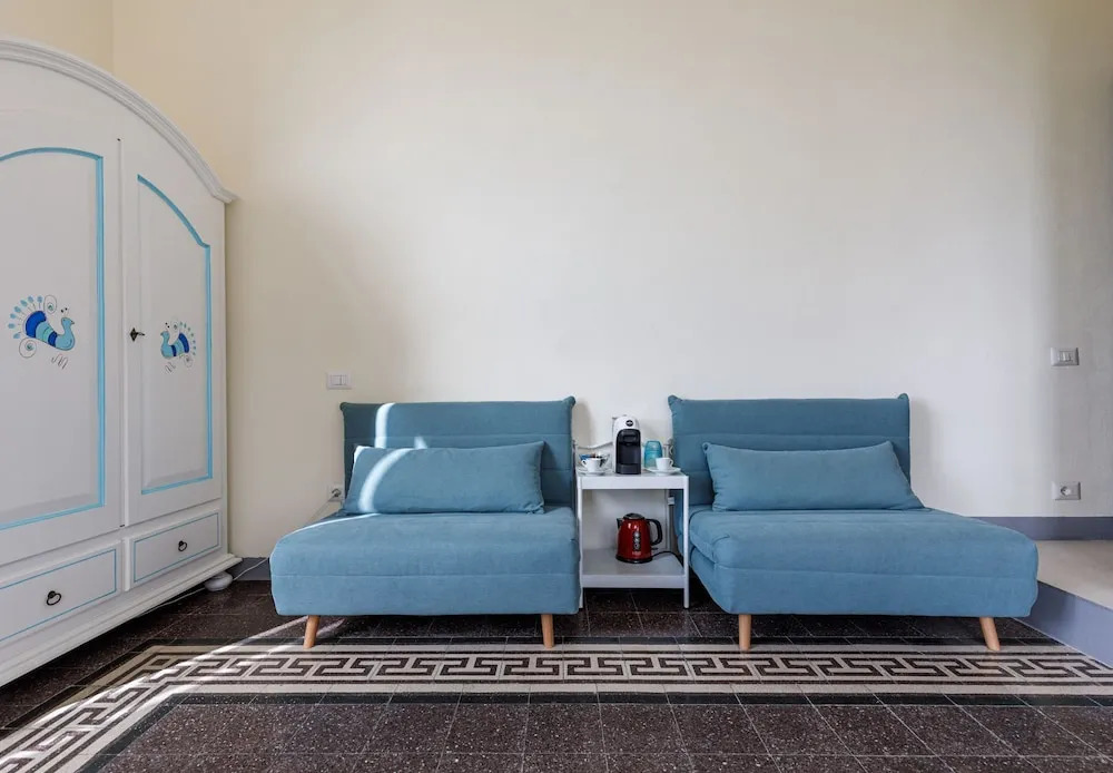 Onlyrooms IV
