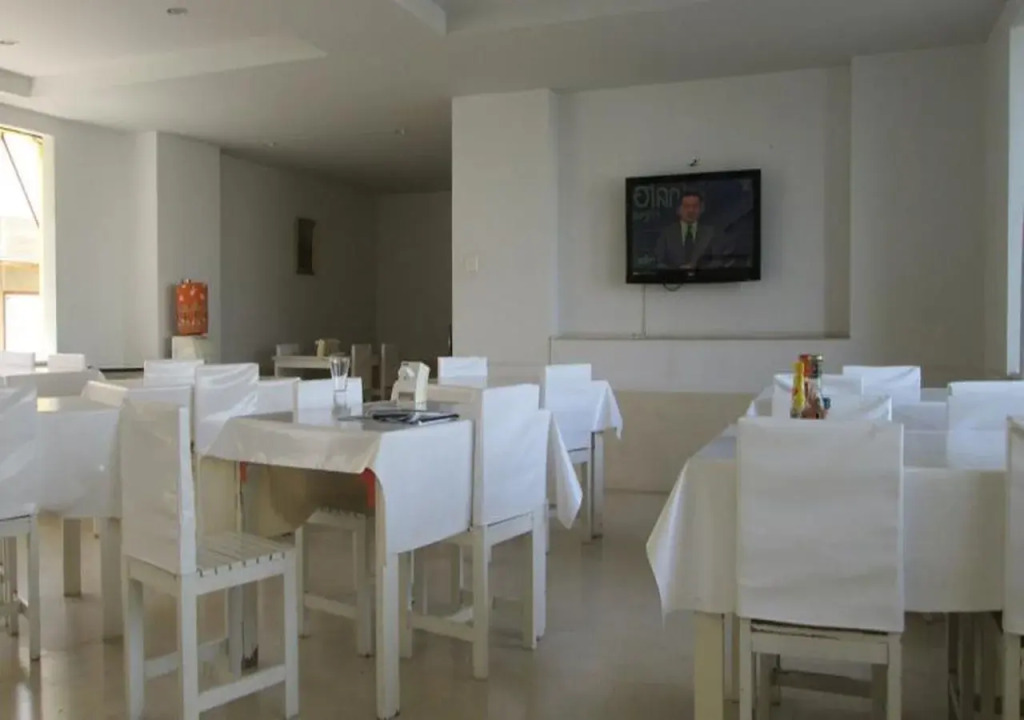 Hotel B