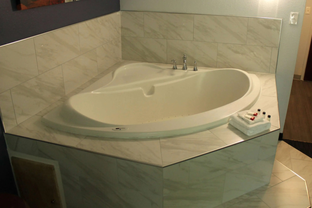 Travelodge by Wyndham Water’s Edge Hotel - Racine