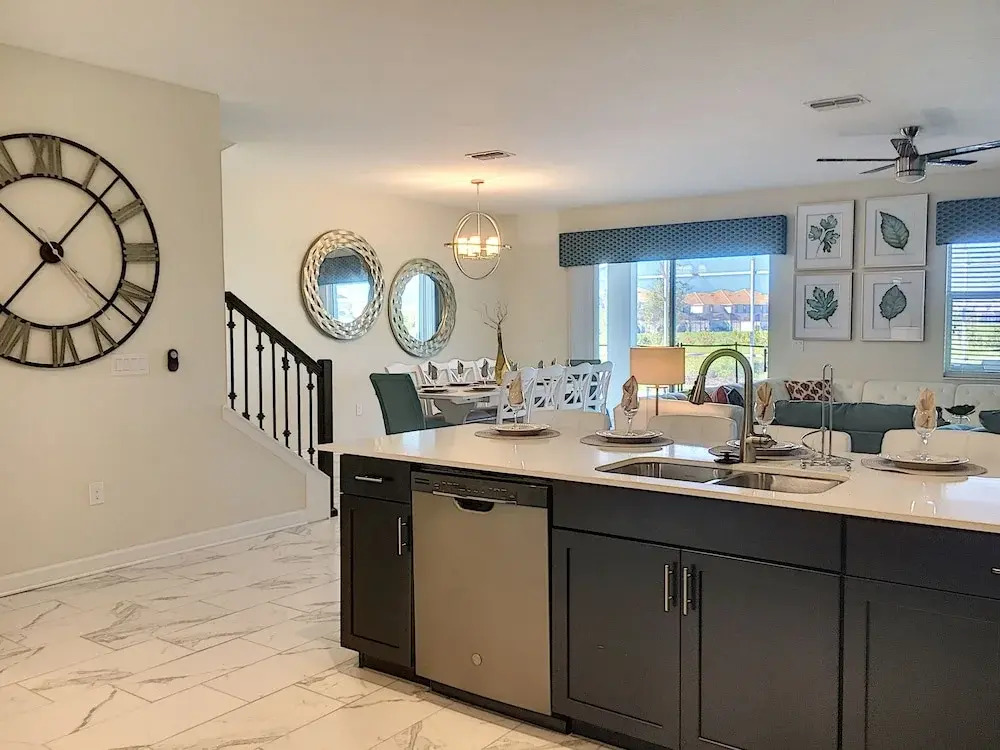 Maidstone Manor by Florida Spirit
