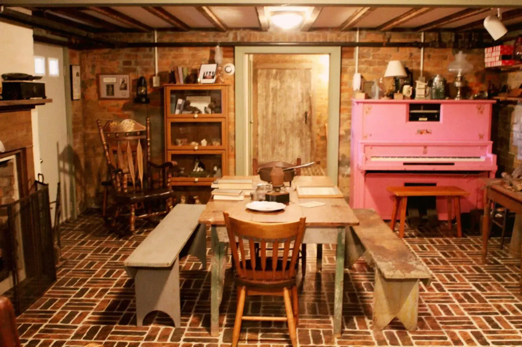 Cave Hill Farm Bed & Breakfast