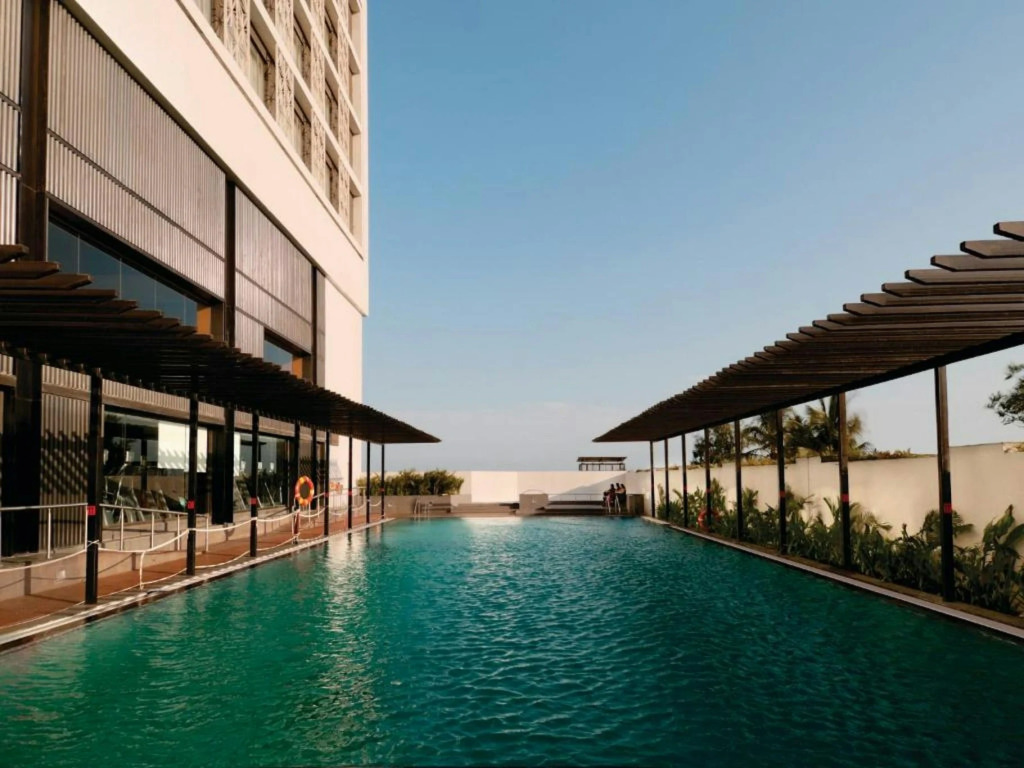 Le Meridien, Surat
