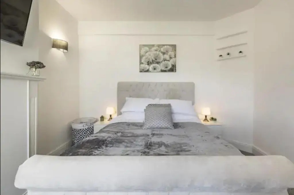 Luxury 3-Bed Apartment Near To London With Parking