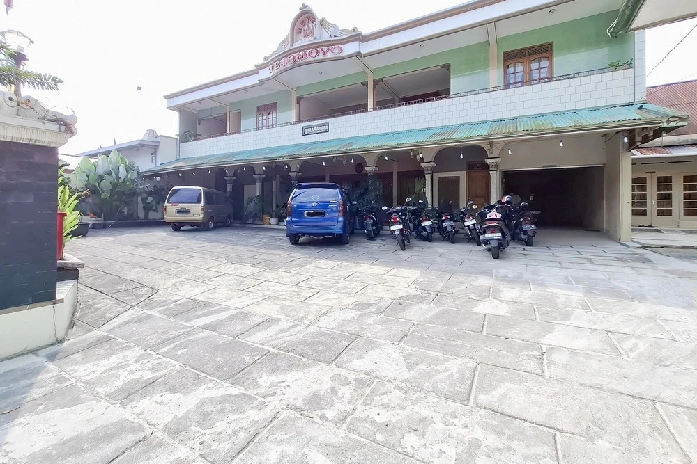 RedDoorz Hotel Tejomoyo Near Bukit Sekipan Tawangmangu