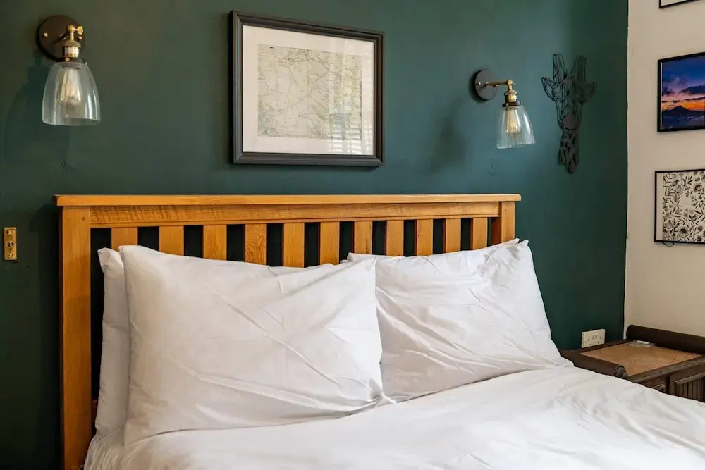 Beautiful Two Bed Abode In South West London