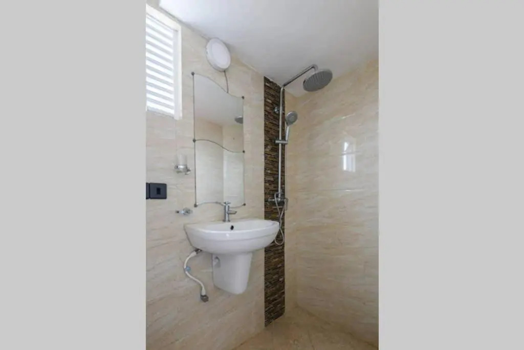 Amaze Residence luxury 2 bedroom apartment 3