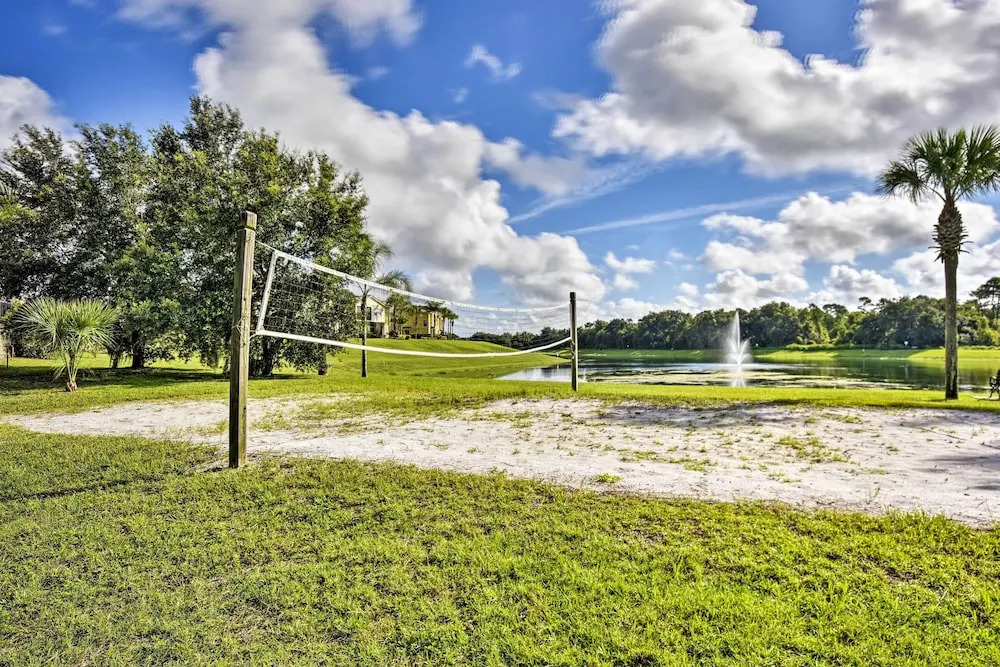 Kissimmee Retreat w/ Pool Access < 4 Mi to Disney!