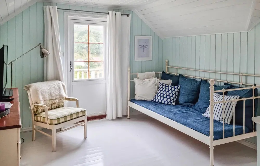 4 Bedroom Beautiful Home In Farsund
