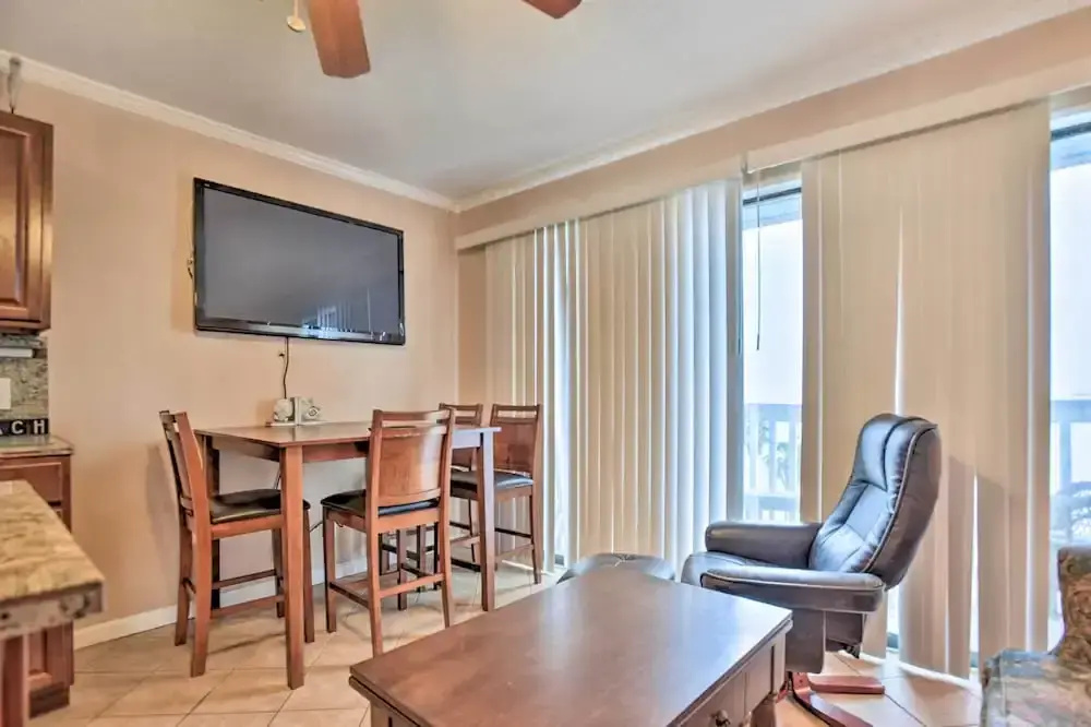 Oceanfront Corpus Christi Condo w/ Pool!
