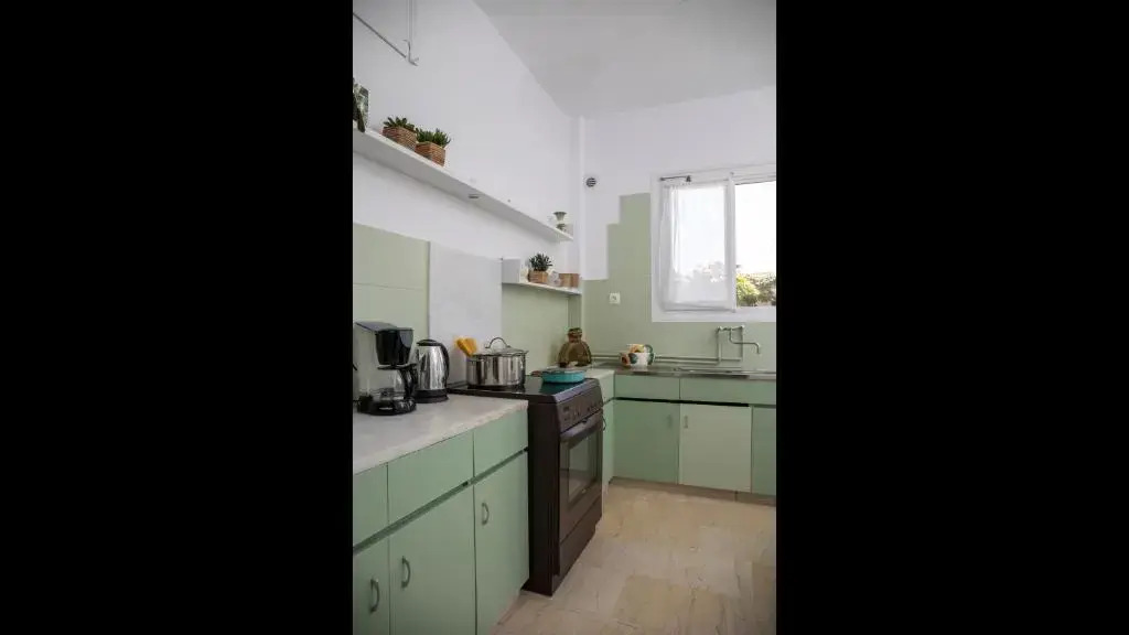 "aretis Apartment"- At The Foothills Of The Castle