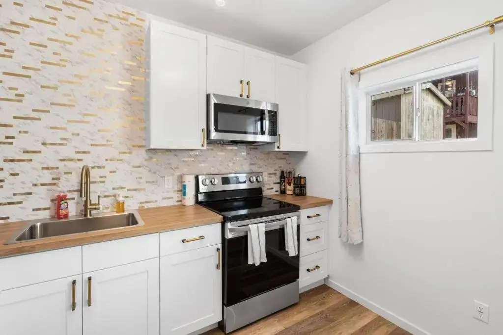 Bright Modern One BR Apartment in SFO