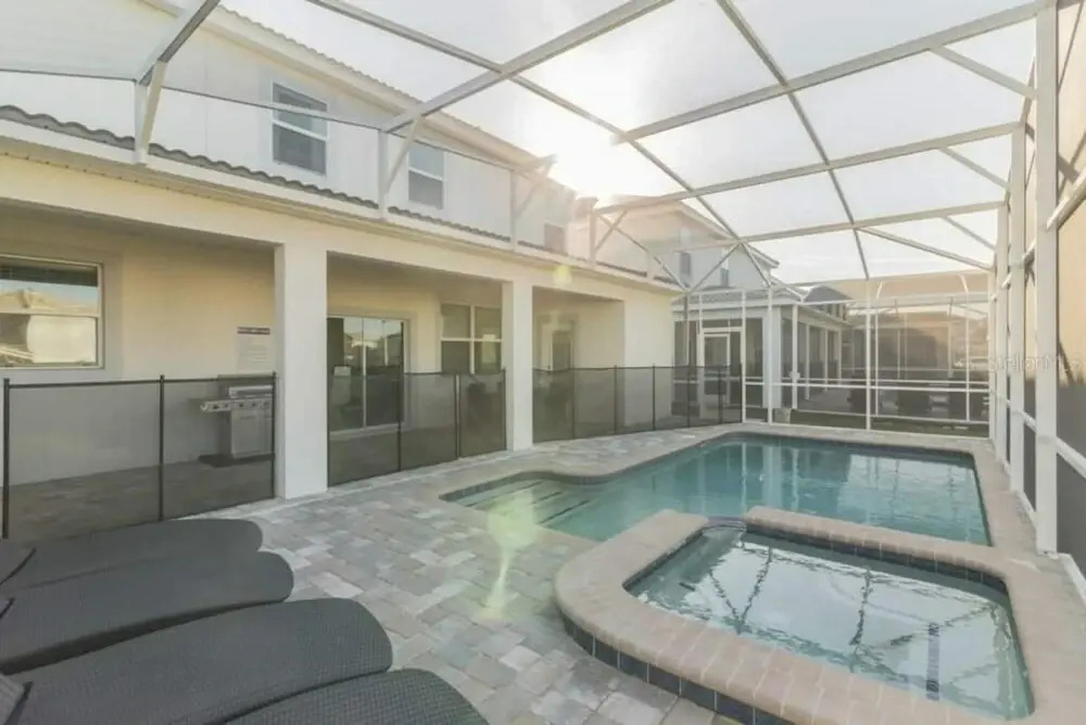 8912 Amazing Spacious Home