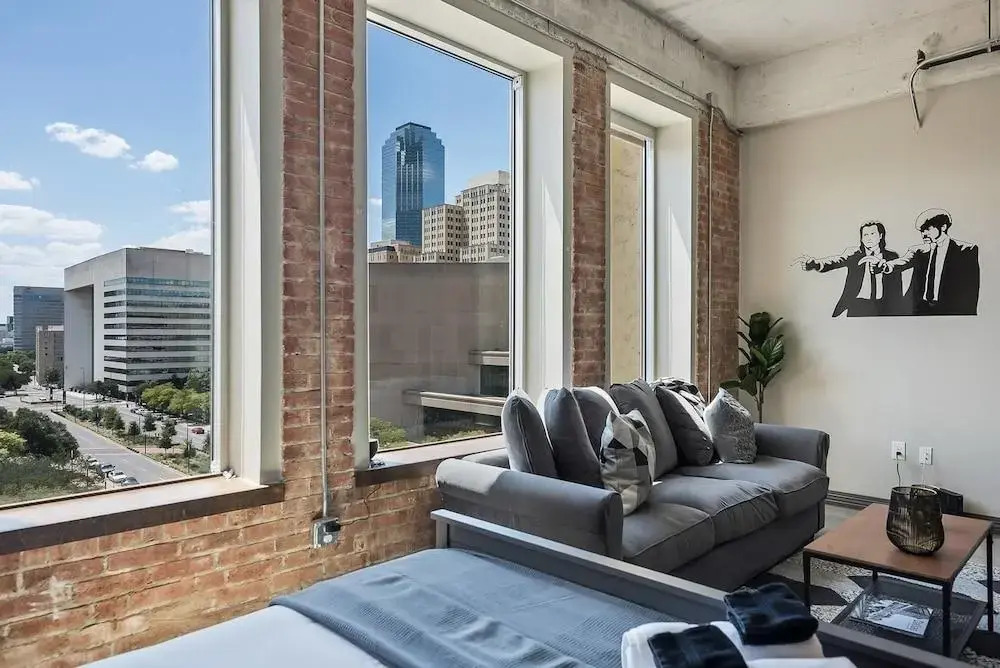 Downtown Dallas Gorgeous 3 BD, Pool & Gym