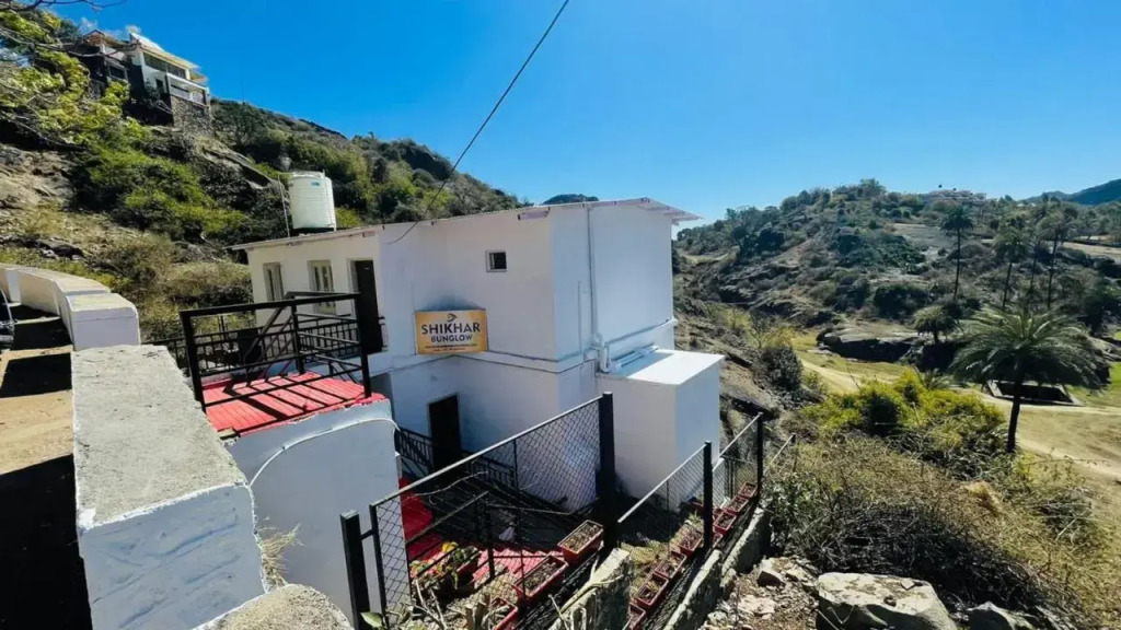 SHIKHAR BUNGLOW - A Stunning Valley View Bungalow in Mount Abu