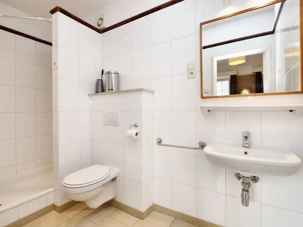 Beautiful, Authentic Group House With Modern Amenities in Mondain Spa