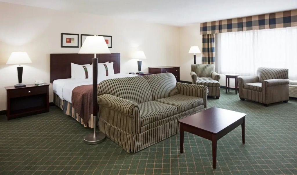 Holiday Inn & Conference Center Marshfield by IHG
