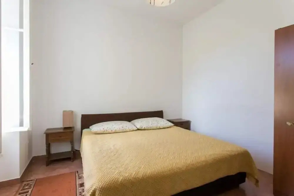 Apartment Tranquilo- Two Bedroom Apartment With Garden View