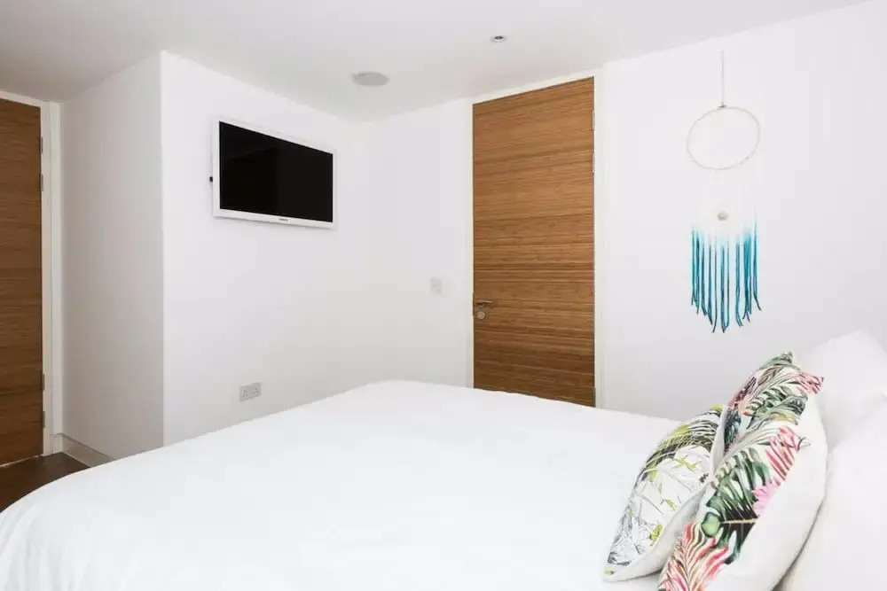 Modern 2 Bed Flat in Shoreditch with Roof Garden