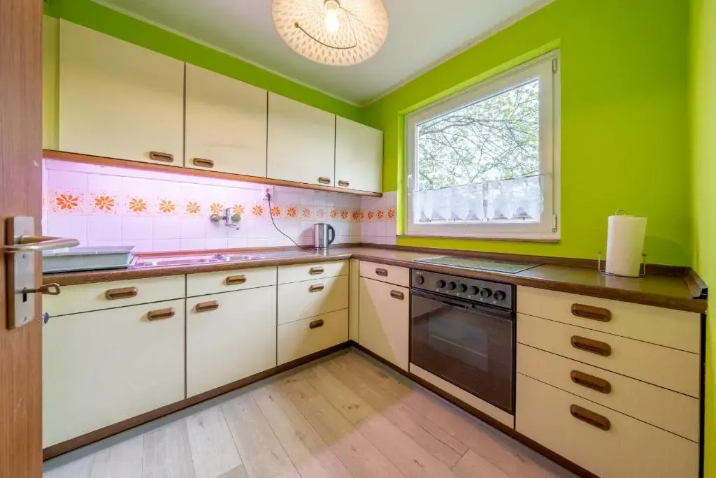 ID 4306 | Private Apartment