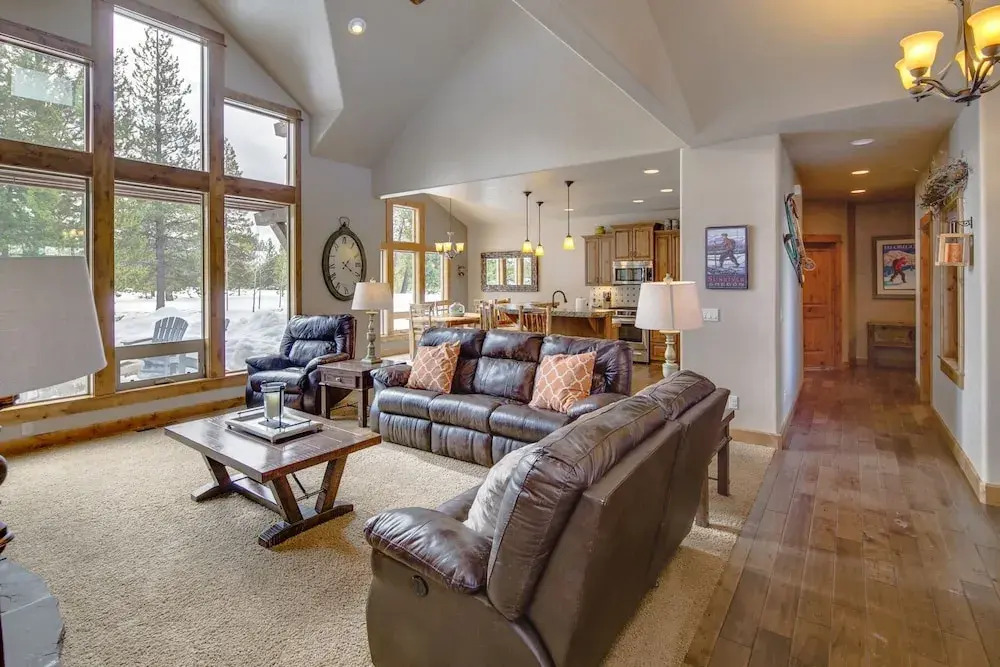 56540 Sunstone Loop