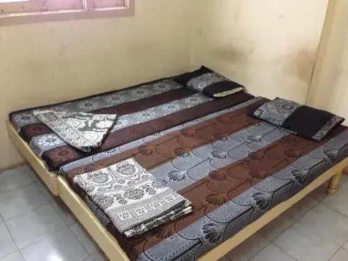 Jay khodiyar guest house